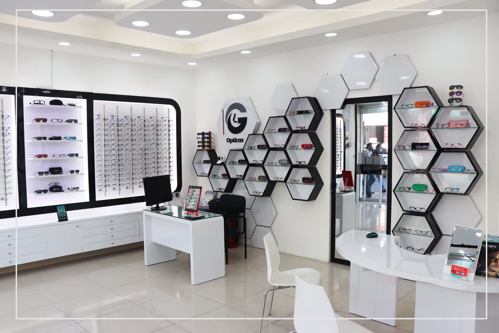 GL Ópticas Tacna - Atención al cliente